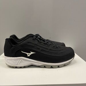 Mizuno Black and White Sneakers